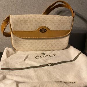 Authentic Vintage Gucci Creme Purse